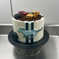 Egyedi torták mustang